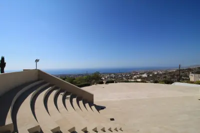 Hollywood Sign on The Hill